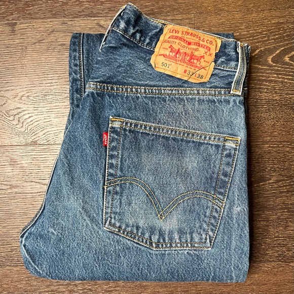 Vintage 501 Classic Straight Levi’s Jeans - Picture 5 of 6